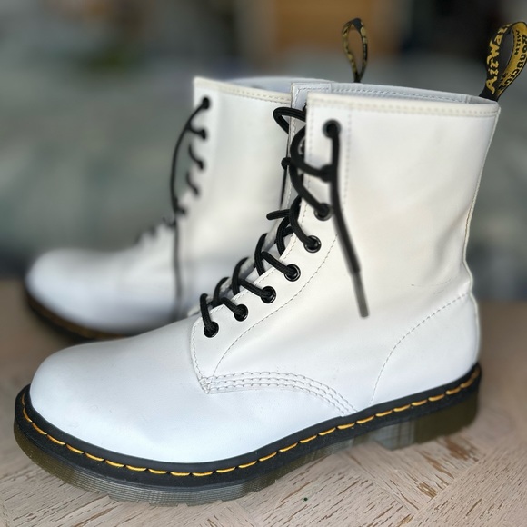 Dr. Martens Shoes - LIKE NEW Dr. Martens 1460 Boots -F1